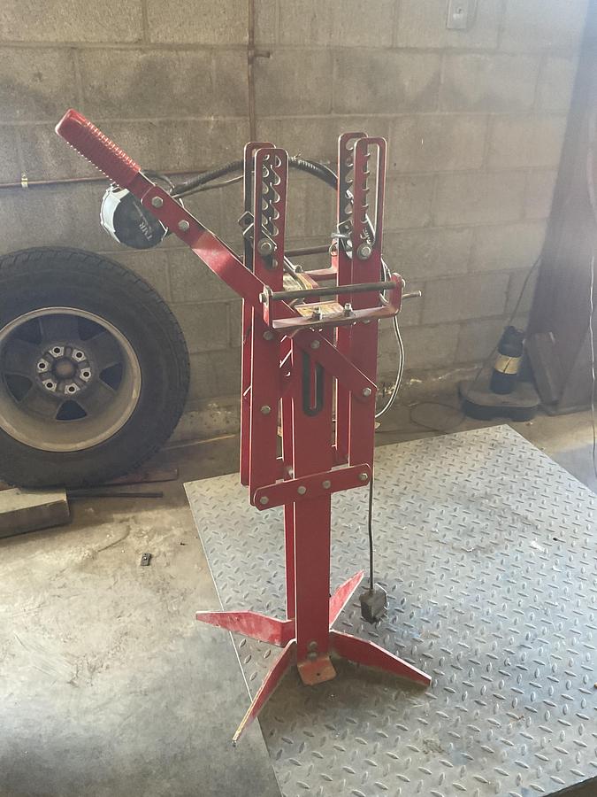 Used BRANICK PASSENGER TIRE SPREADER – MANUAL OPERATION