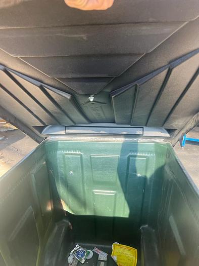 Used 96 GALLONS HEAVY DUTY PLASTIC WHEELED TRASH CAN WITH LID !