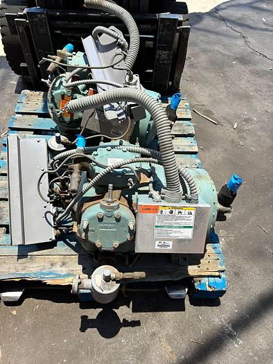 Used COMPRESSOR MODEL 06DA504604