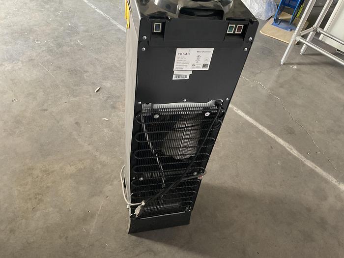 Used PRIMO HOT AND COLD WATER DISPENSER WITH A PET STATION,  601243. !