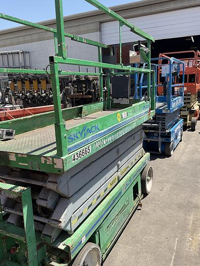 Used SCISSOR LIFT GREEN, SJIII 3226