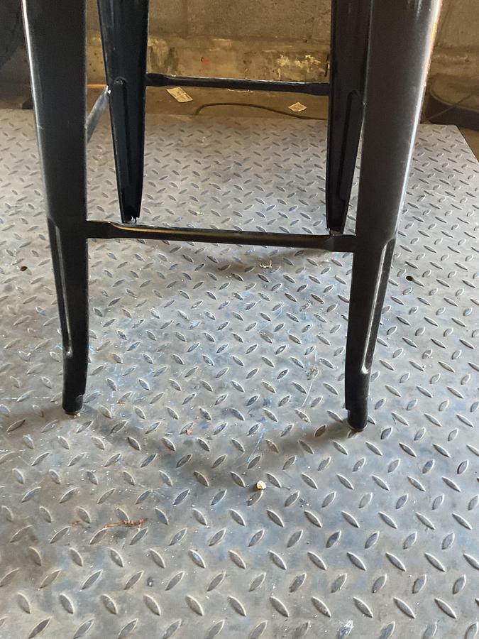 Used METAL BAR STOOLS – HEAVY-DUTY STEEL