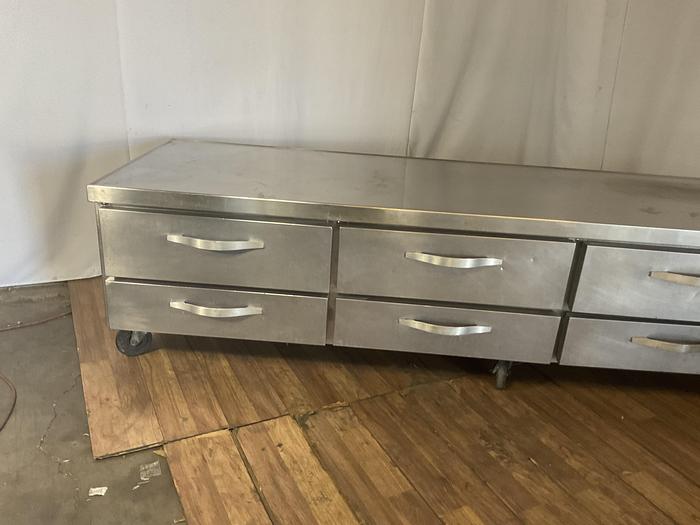 Used BEVERAGE AIR CHEF BASE WITH 6 DRAWERS; WTRCS112-1 !