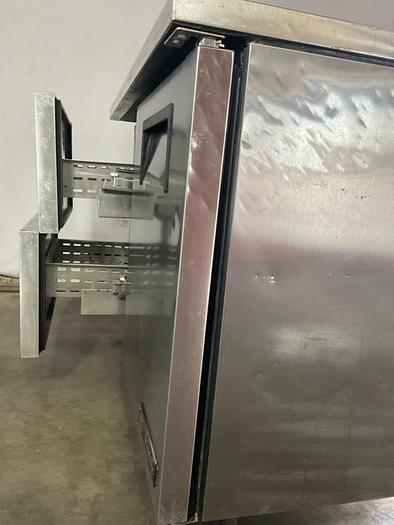 Used TRUE REFRIGERATED SANDWICH/SALAD PREP TABLE WITH ONE DOOR AND TWO DRAWERS; TUC-48D-2./