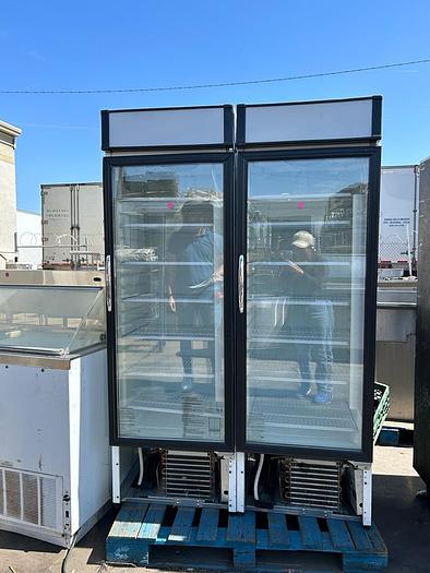 Used MASTER-BILT SINGLE GLASS DOOR REFRIGERATOR, BMG-23P./