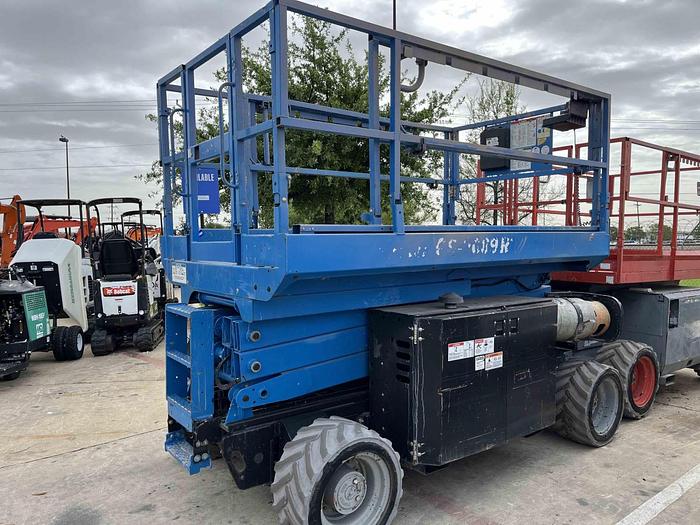 Used Scissor Lift-26' 4Wd Engine