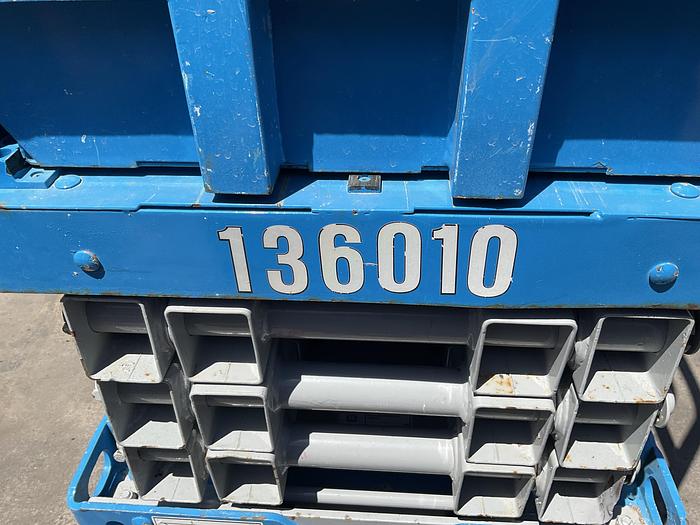 Used BLUE SCISSOR LIFT, GENIE / GS-1930