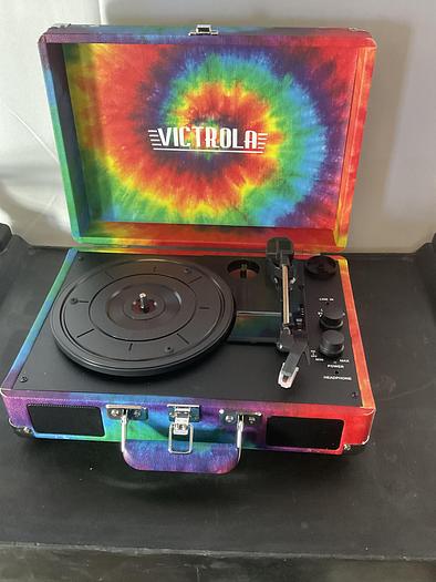 VICTROLA  SUITCASE RECORD PLAYER- VSC-550BT*