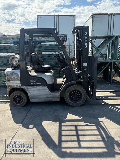 Used NISSAN FORKLIFT