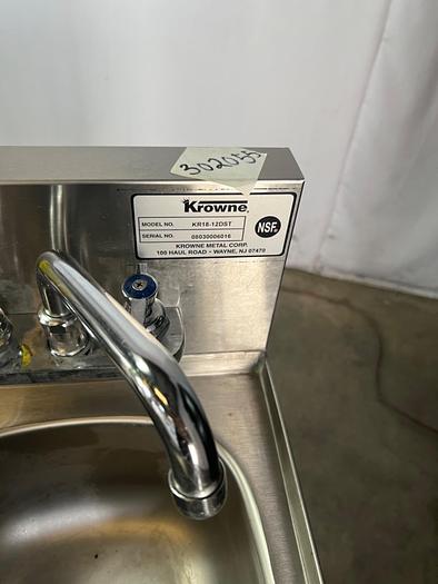 Used COMMERCIAL DRAINBOARD SINGLE SINK WITH 3 UNDERSHELVES !