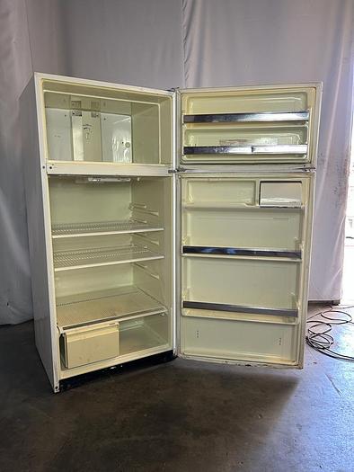 Used KENMORE TOP FREEZER REFRIGERATOR !