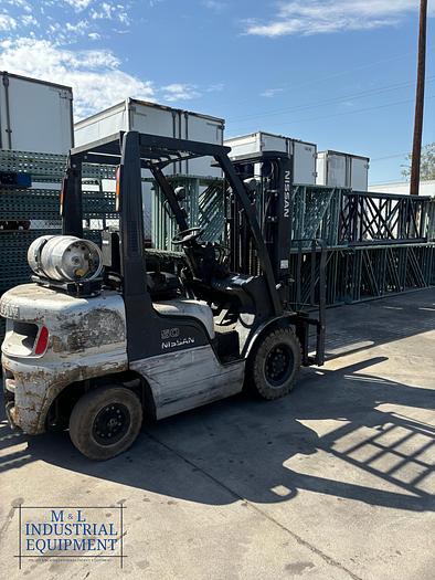 Used NISSAN FORKLIFT