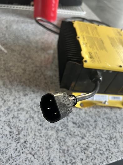 Used QUIQ BATTERY CHARGER