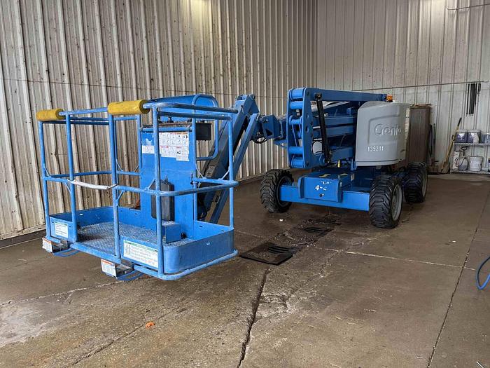 Used Boom Lift-45' Articulating 4Wd Engine