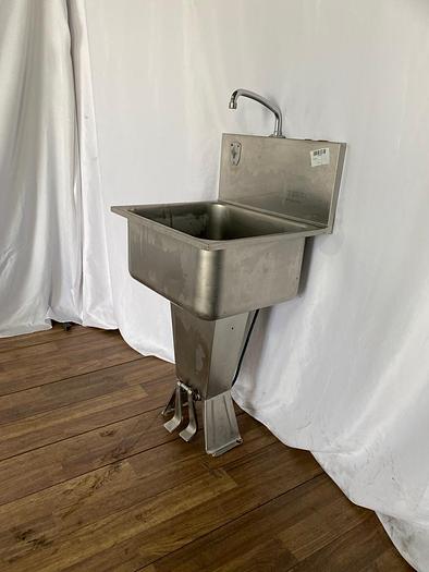Used HANDS FREE COMMERCIAL HAND WASH SINK WITH/BASE AND FOOT PEDAL*