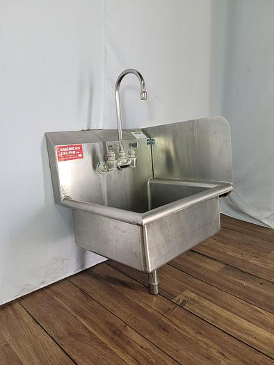 Used STAINLESS STEEL HAND SINK