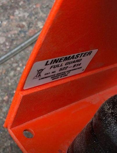 Used FOOT PEDAL CLIPPER SWITCH, W / LINEMASTER GUARD 522-B14 !