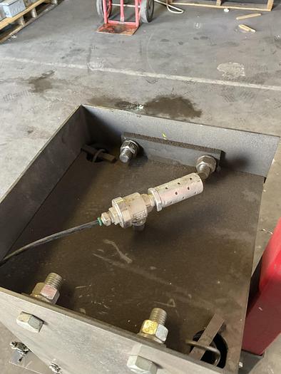 Used GRAY OIL FILTER CRUSHER, QP-50