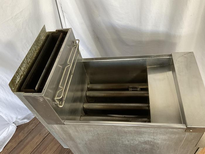 Used NATURAL GAS DEEP FRYER DEAN S162GN !