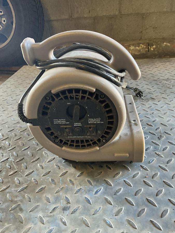 Used LASKO SUPER FAN MAX SF-20-G PORTABLE AIR MOVER / FLOOR FAN – 115V, 1/5 HP