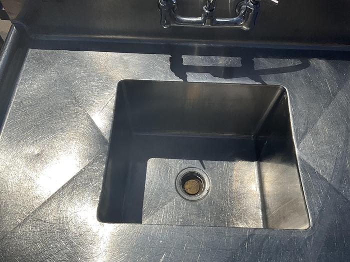 Used SINK & TABLE STAINLESS STEEL