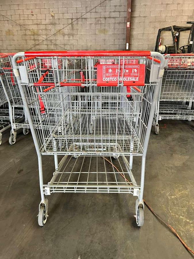 Used LARGE SHOPPING CARTS
