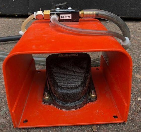 Used FOOT PEDAL CLIPPER SWITCH, W / LINEMASTER GUARD 522-B14 !