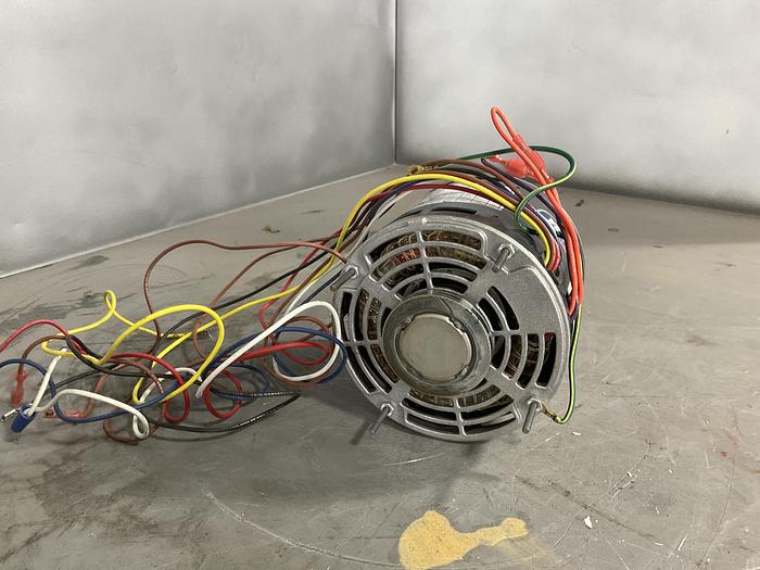 Used DIRECT DRIVE BLOWER MULTI-HORSEPOWER 1/2-1/9 HP; 1 PH; RPM: 1075/4 SPDS; K55HXEGY-1146 !