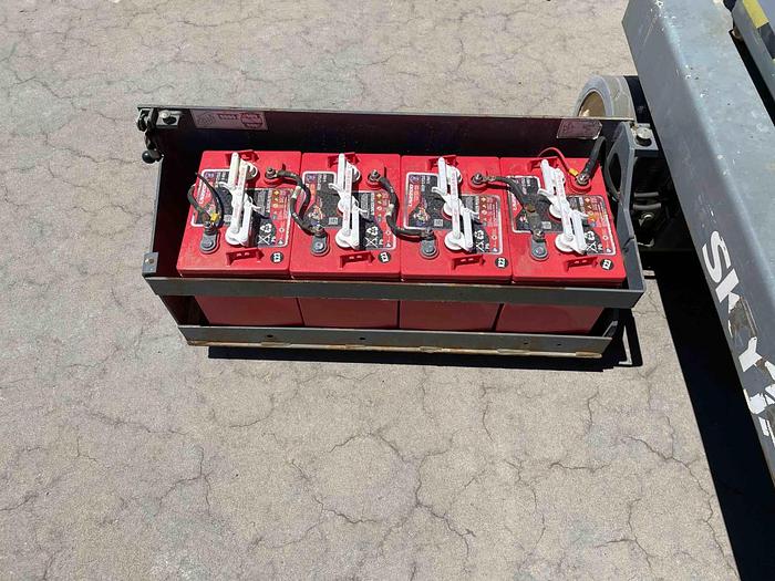 Used Scissor Lift-19' 2Wd Electric