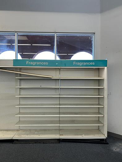 Used MADIX GOLDOLA SHELVING FOR $35.00 PER FEET !