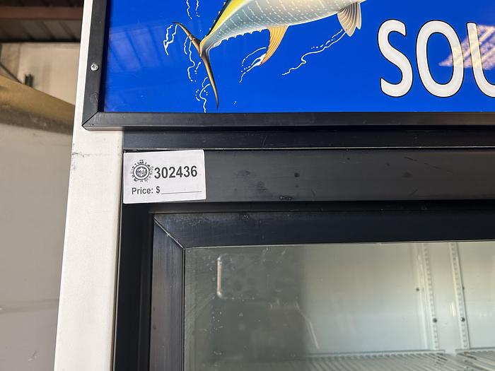 Used TRUE, GDM-69-HC-LD, THREE SECTION GLASS DOOR MERCHANDISER REFRIGERATOR !