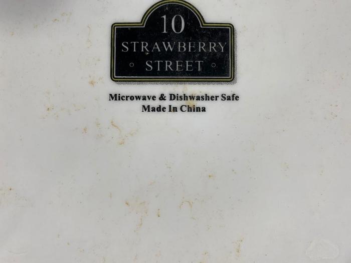 Used 10" WHITE SQUARE DINNER PLATES/BUY ALL AND TAKE THE CART FOR FREE !