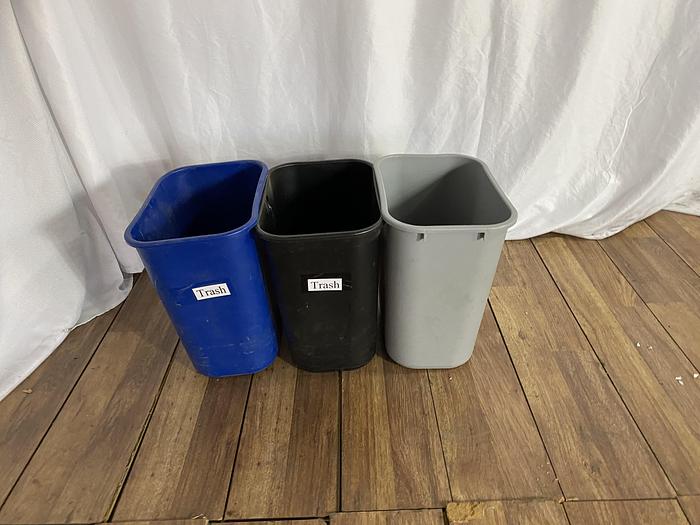 Used 7 GAL. RECTANGULAR PLASTIC WASTEBASKET