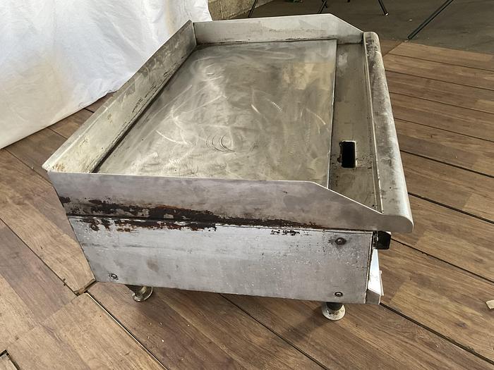 Used APW WYOTT 36" COMMERCIAL COUNTERTOP GRIDDLE !