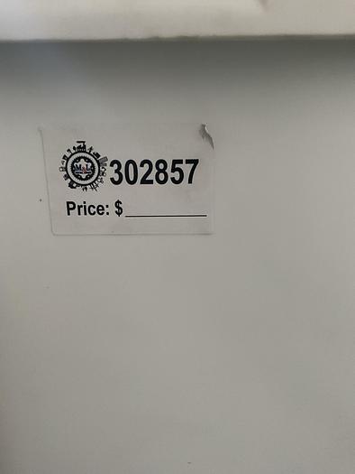 Used RUBBERMAID WHITE INGREDIENT BIN WITH LID