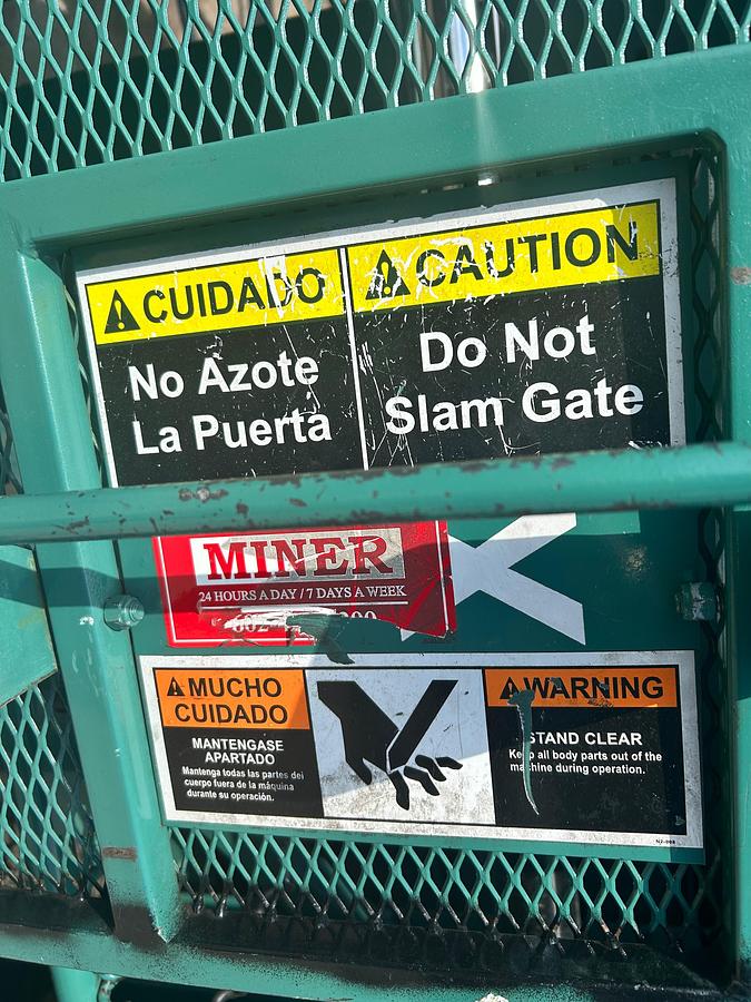 Used SELCO DOWNSTROKE VERTICAL BALER 