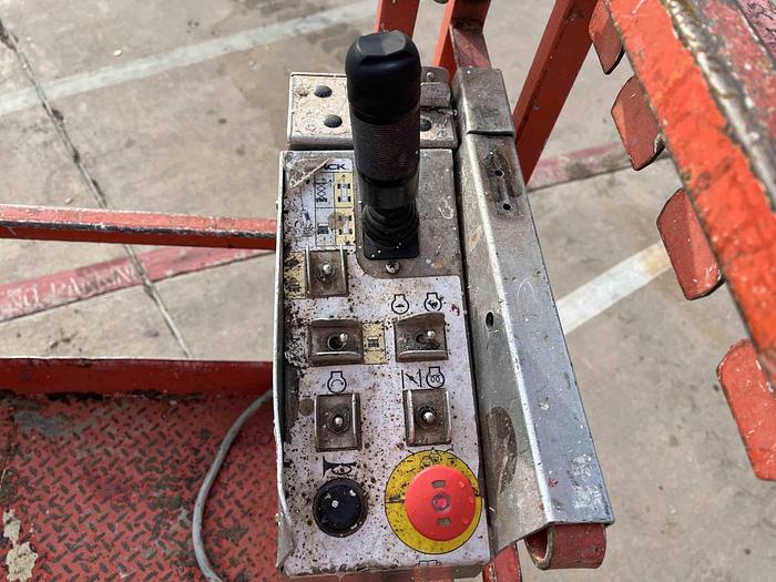 Used Scissor Lift-32' 4Wd Engine*