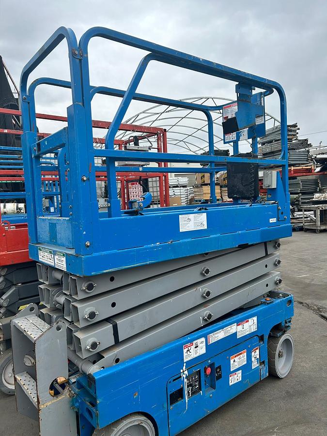 Used GENIE GS- 1930 SCISSOR LIFT