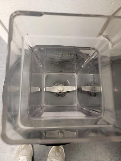 Used BLENDTEC BLENDER CUP 32 OZ !