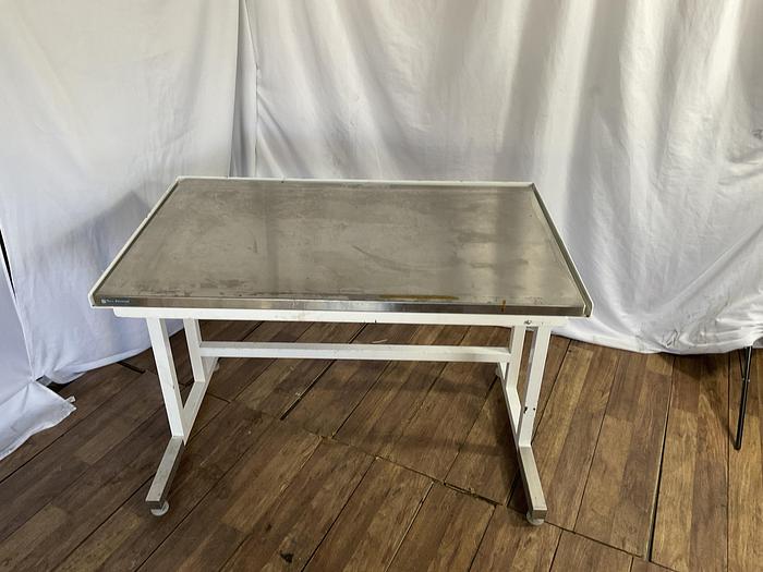 Used METAL WORKBENCH