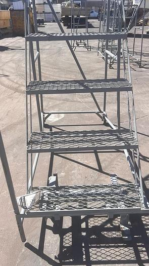 Used 6 STEP INDUSTRIAL LADDER !