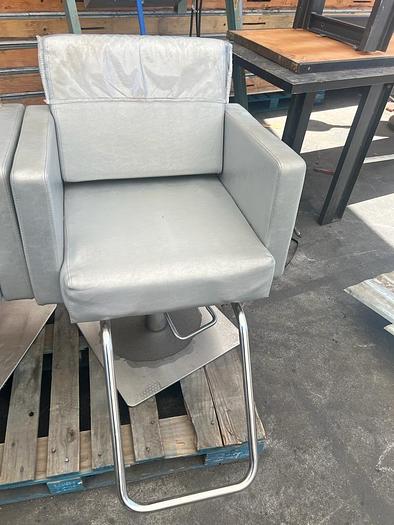 Used HYDRAULIC BARBER SHOP CHAIR !