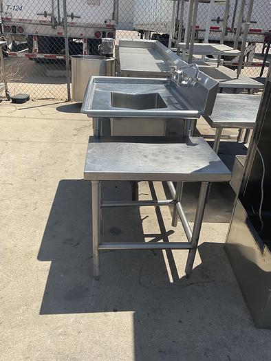 Used SINK & TABLE STAINLESS STEEL