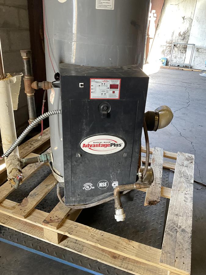 Used RHEEM–RUUD ADVANTAGE PLUS COMMERCIAL GAS WATER HEATER – 80 GAL, 160,000 BTU/HR