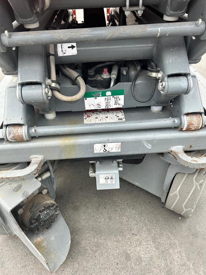 Used SKYJACK 3219 SCISSOR LIFT