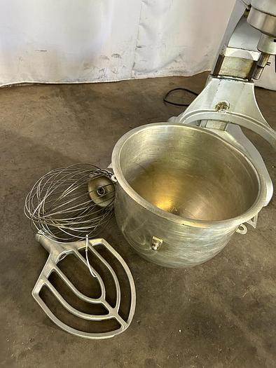 Used HOBART 20QT MIXER WITH ATTACHMENTS ./
