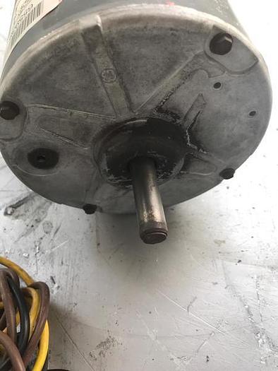 Used GE MOTORS ELECTRIC MOTOR 1/4 HP; 1PH; 1100 / 900; RPMS; 5KCP39HFS277DS !