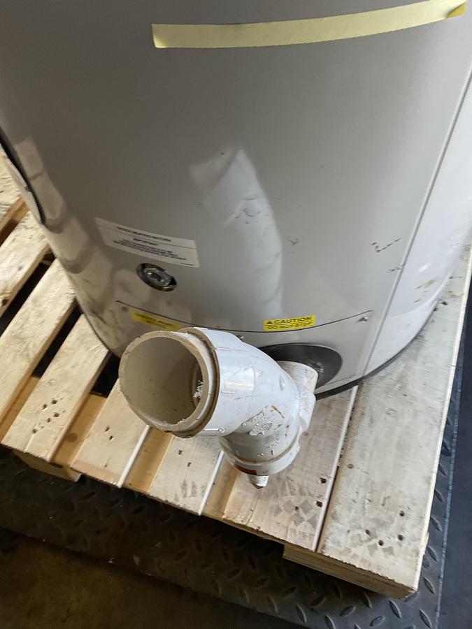 Used BRADFORD WHITE ECO MAGNUM EF SERIES 60 GALLON NATURAL GAS WATER HEATER – 125,000 BTU/HR, ULTRA HIGH EFFICIENCY