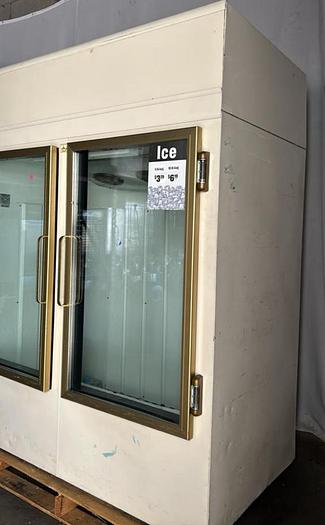 Used INDOOR GLASS DOOR BAGGED ICE MERCHINDISER ./