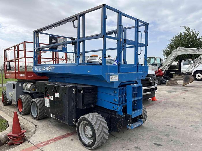Used Scissor Lift-26' 4Wd Engine